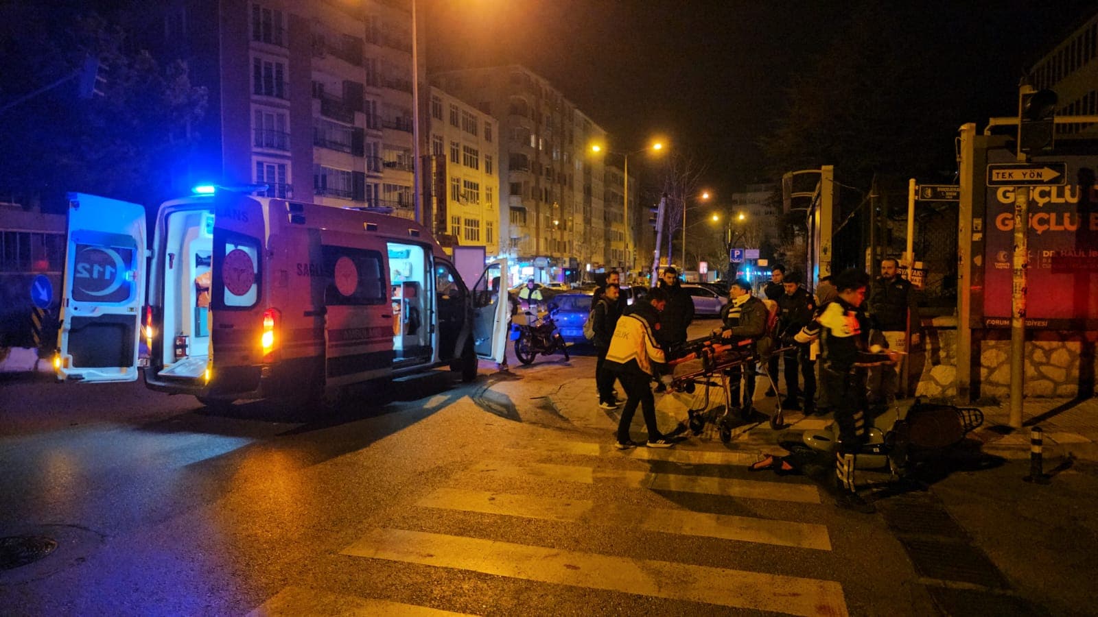 Çorum'da otomobille çarpışan motosikletteki 2 kişi yaralandı