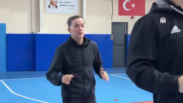 Milli boksör Hatice Akbaş, Avrupa'da altın madalya için yumruk sallayacak: