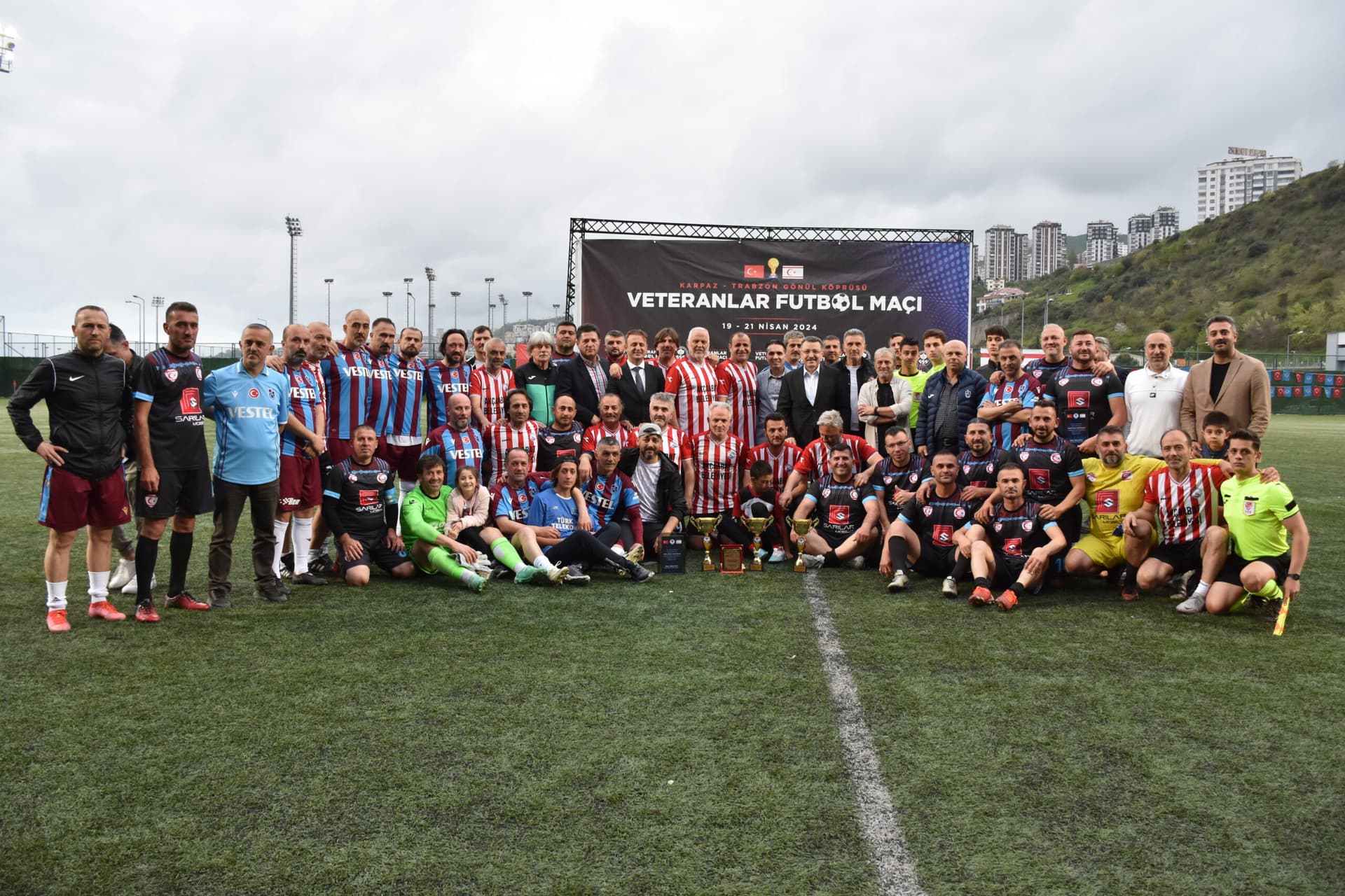 Trabzon'da "Karpaz-Trabzon Gönül Köprüsü Veteranlar Futbol Maçı" ödül töreni düzenlendi