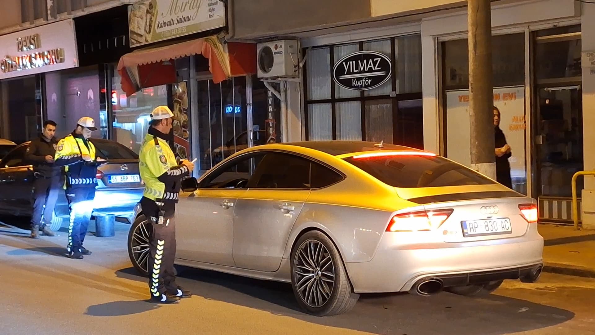 Bafra'da narkotik ve asayiş uygulaması yapıldı