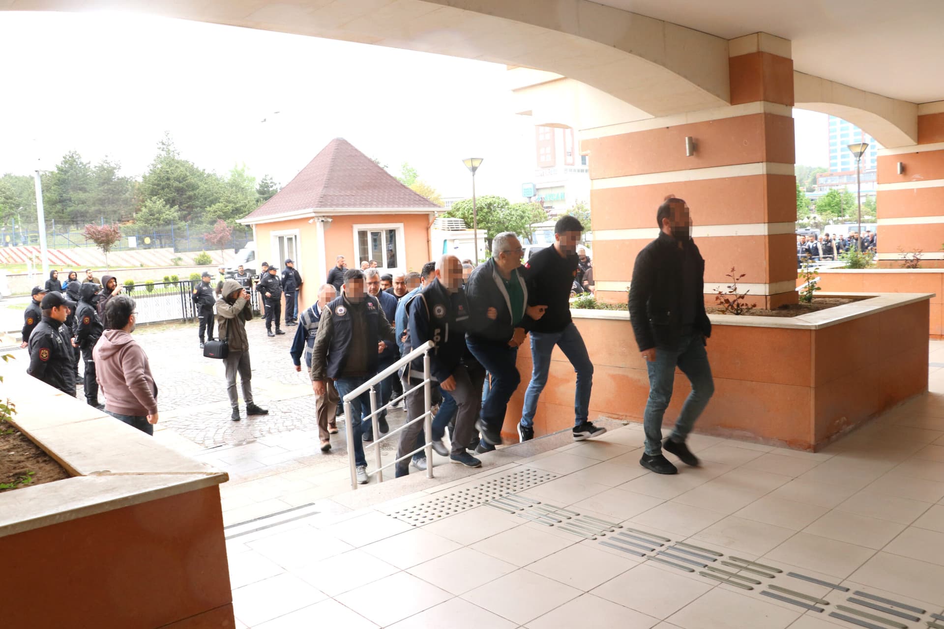 Kastamonu Merkezli 5 İlde Suç Örgütü Operasyonu: 24 Şüpheli Adliyede