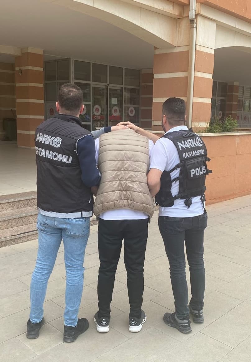 Kastamonu'da firari hükümlü uyuşturucuyla yakalandı