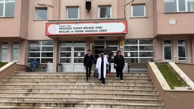 Tuğba öğretmen gelin gittiği şehirde "Trabzon Ağzı Sözlüğü" çıkardı