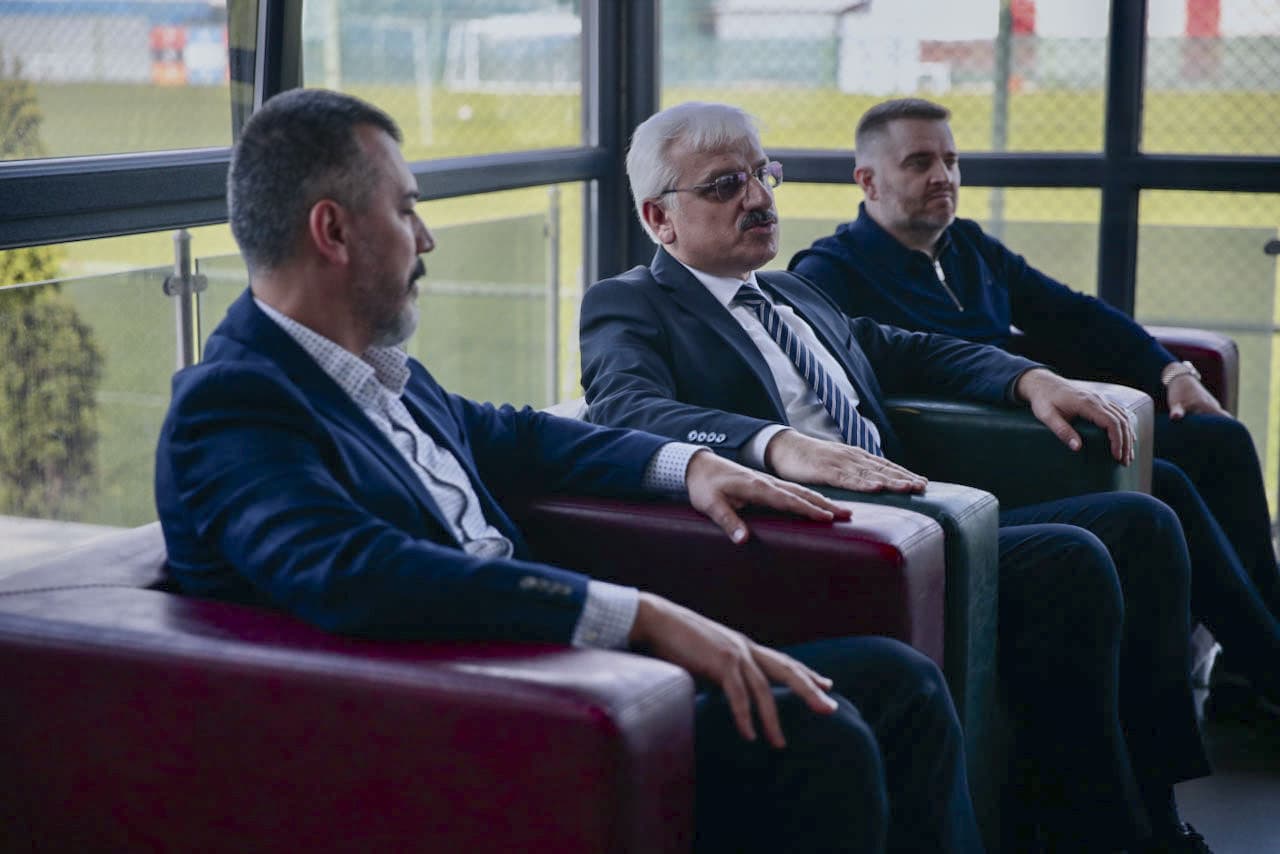 Bolu Valisi Kılıç'tan play-off mücadelesine çıkacak Boluspor'a moral ziyareti
