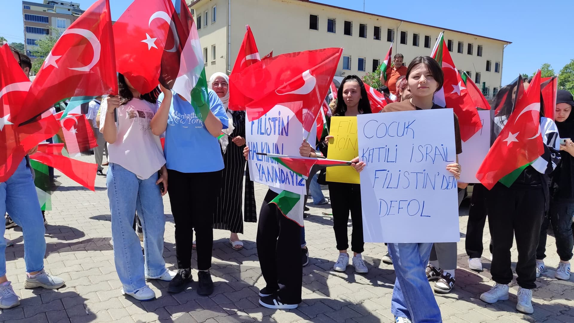 Samsun'da "İnsanlık İçin Yürüyoruz-Zulme Sessiz Kalma" yürüyüşü düzenlendi