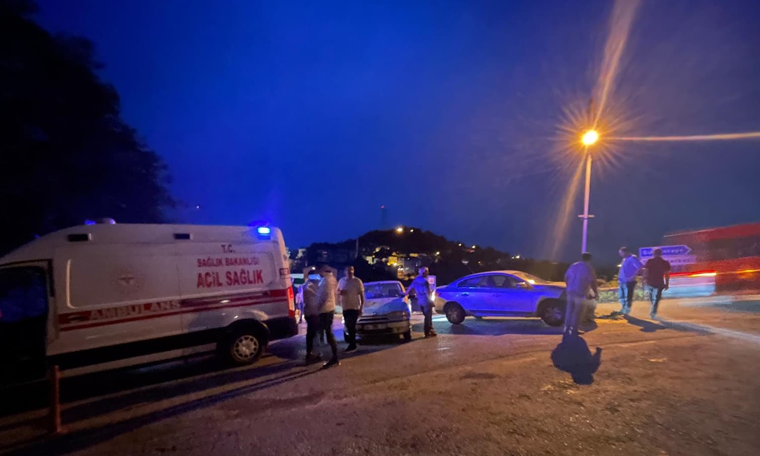 Ordu'da otomobil ile hafif ticari aracın çarpıştığı kazada 4 kişi yaralandı
