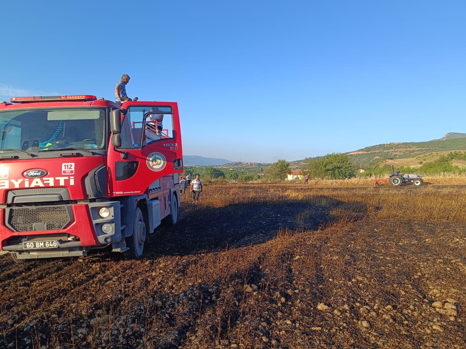 Tokat'ta çıkan yangında yaklaşık 6 dönüm buğday ekili arazi zarar gördü