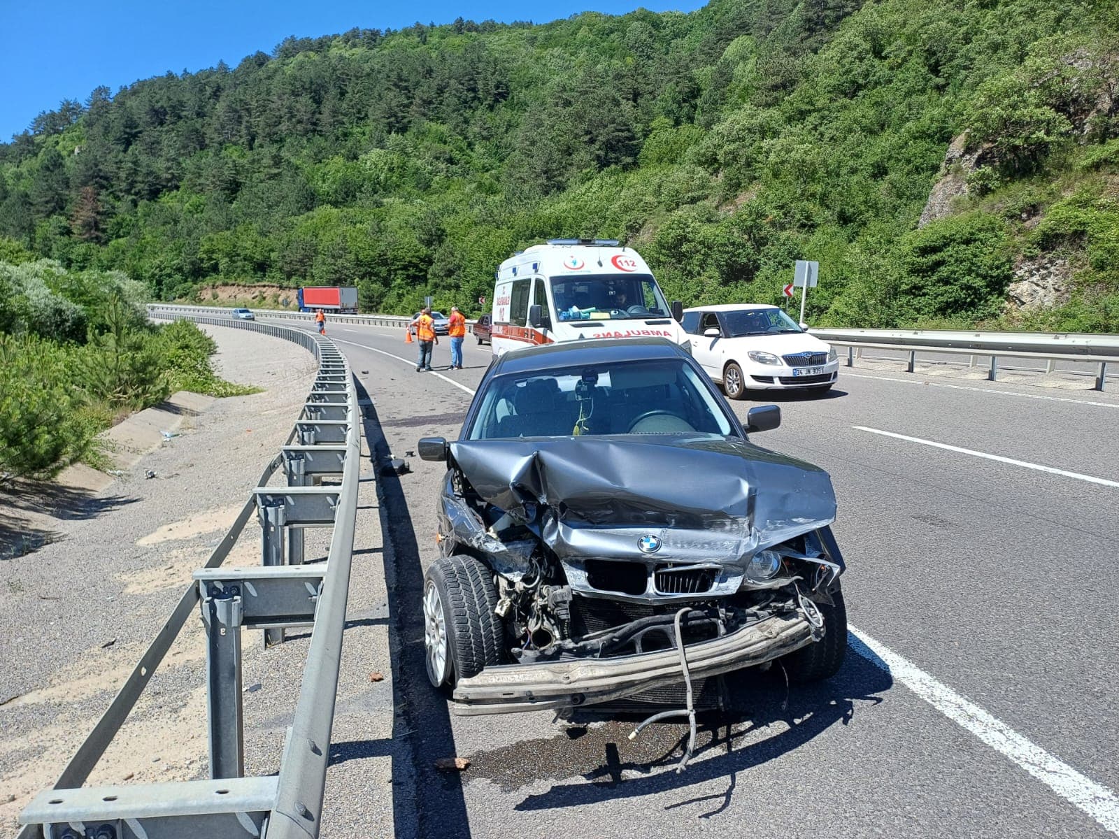 Bolu'da trafik kazası: 2 kişi yaralı