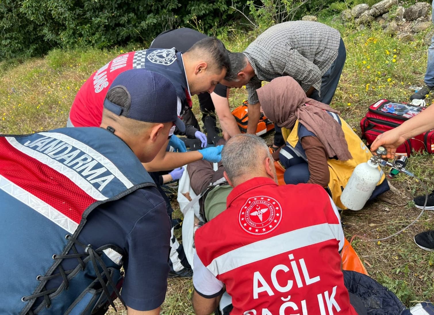 Tokat'ta epilepsi hastası, ulaşım güçlüğü nedeniyle evinden ambulans helikopterle alındı