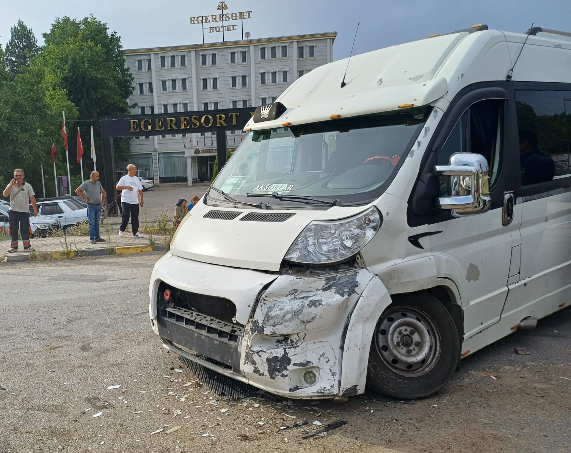 Karabük'te üç aracın karıştığı kazada 4 kişi yaralandı