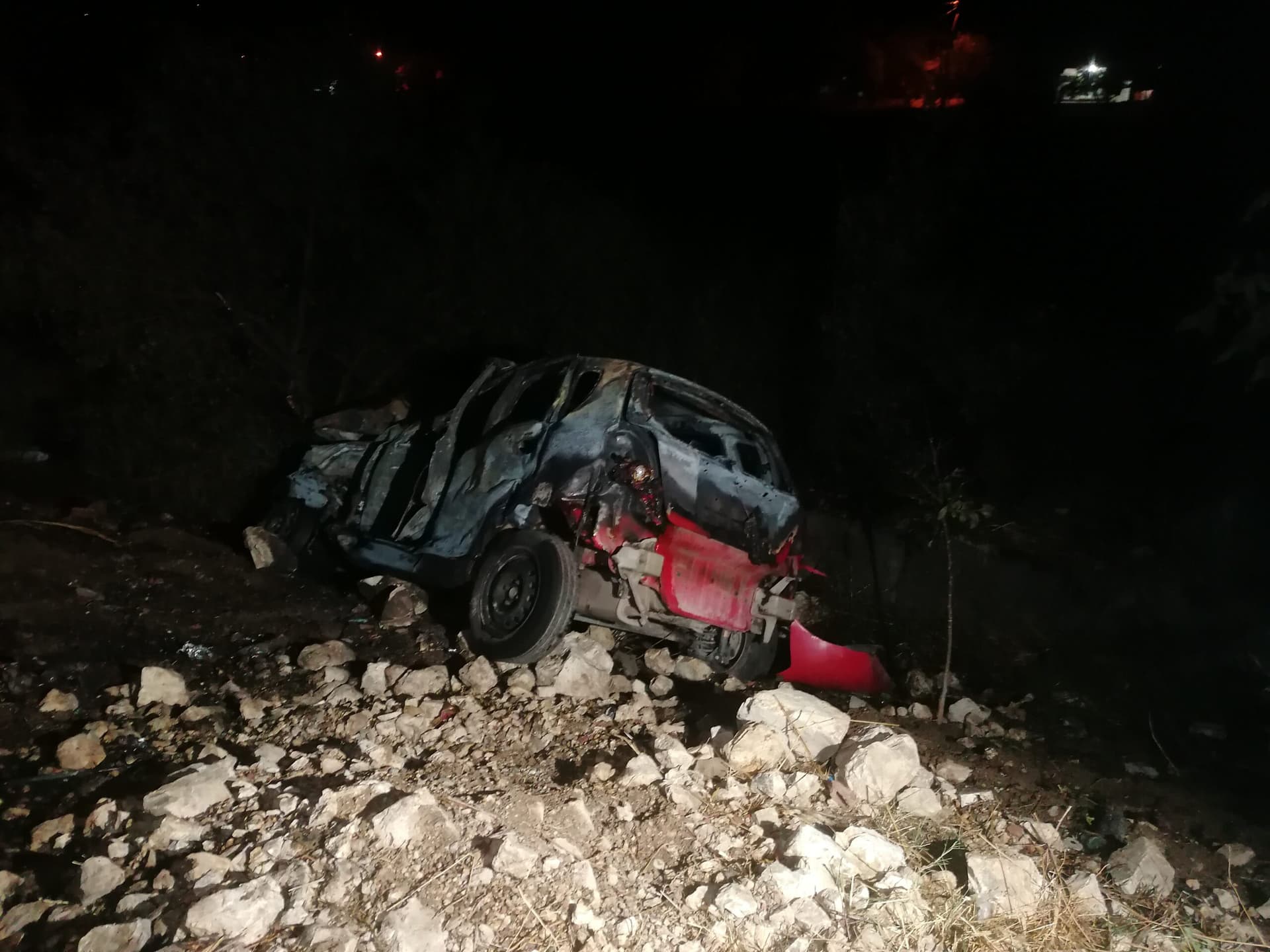 Tokat'ta yolcu otobüsü ile otomobilin çarpıştığı kazada 2 kişi öldü, 3 kişi yaralandı