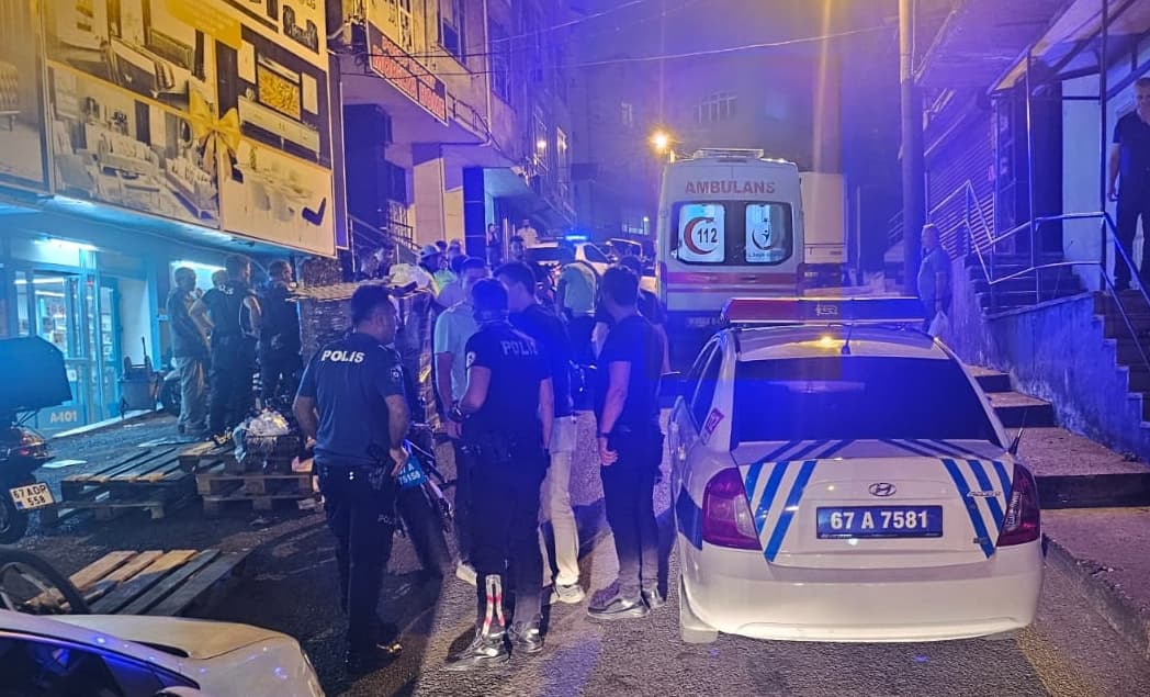 Zonguldak'ta uygulama yapan polis memuru motosikletin çarpması sonucu yaralandı