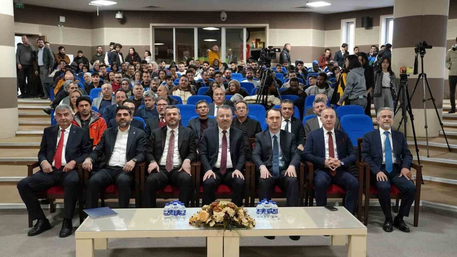 KBÜ’lü öğrenciler meslek günü ile geleceklerine taraf veriyor