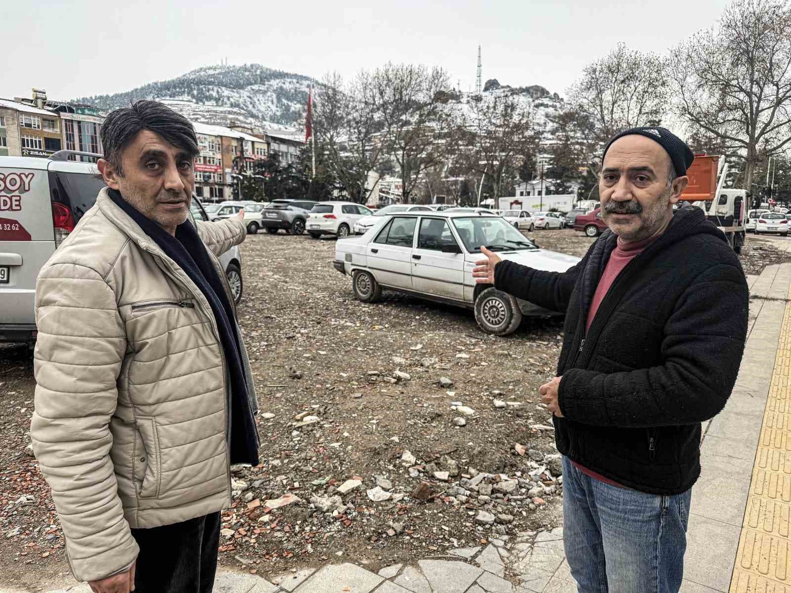 Efsane Vali Yazıcıoğlu’nun da misyon yaptığı tarihi valilik binasının yıkımı Tokat esnafını zora soktu