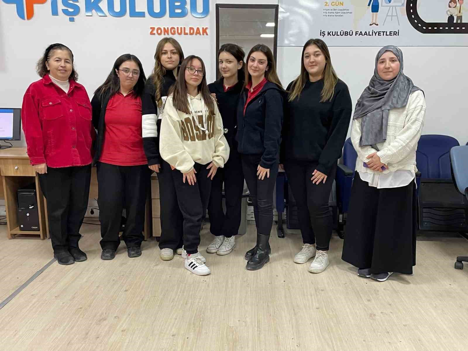 Lise öğrencilerine meslek planlama eğitimi
