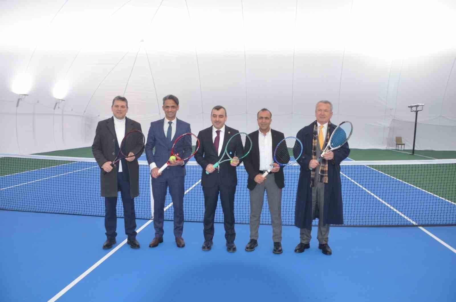 Tenis kortları Çaycuma’da hizmete girdi