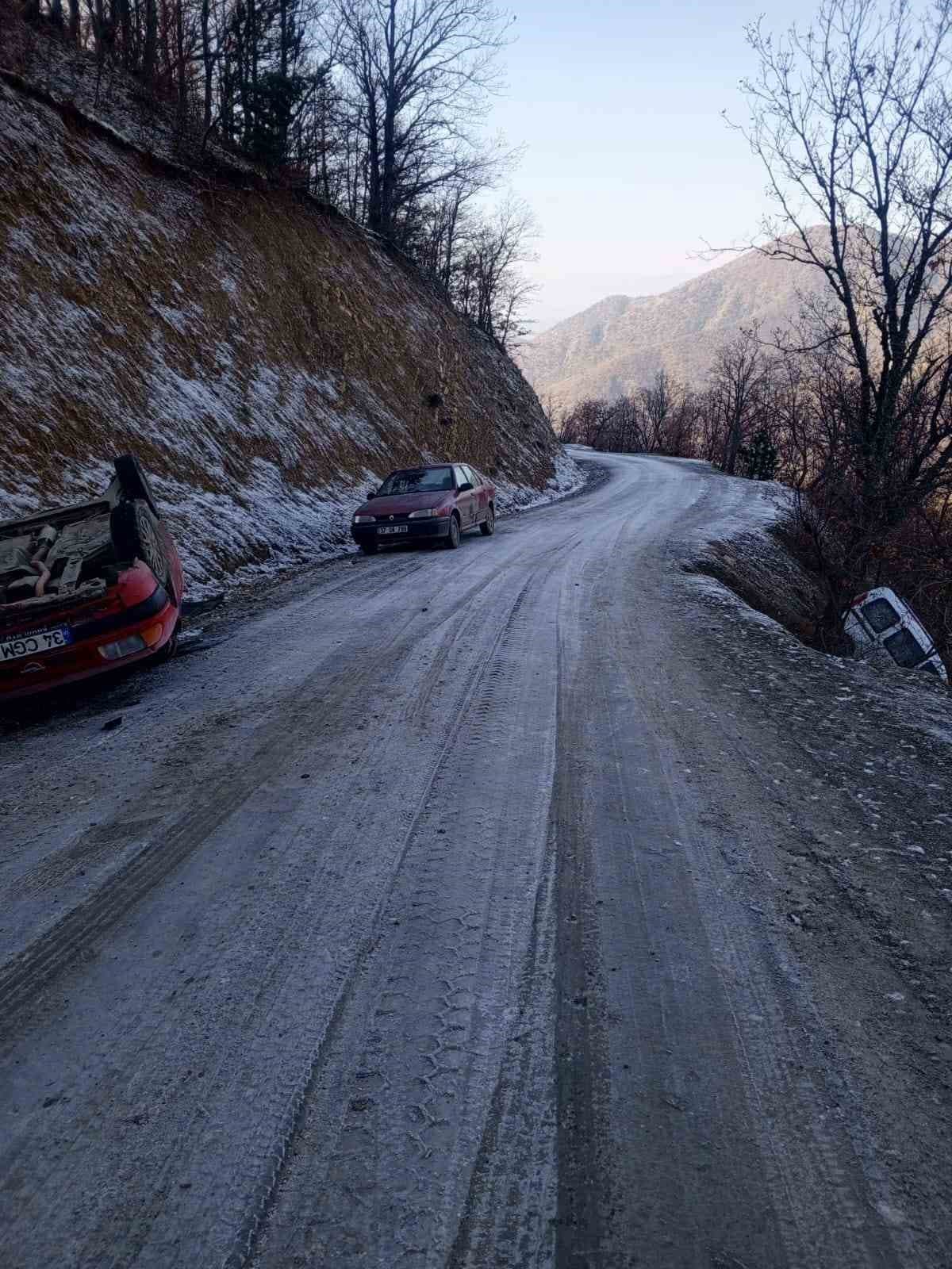 Kastamonu’da gizli buzlanma kazaları beraberinde getirdi: 2 yaralı