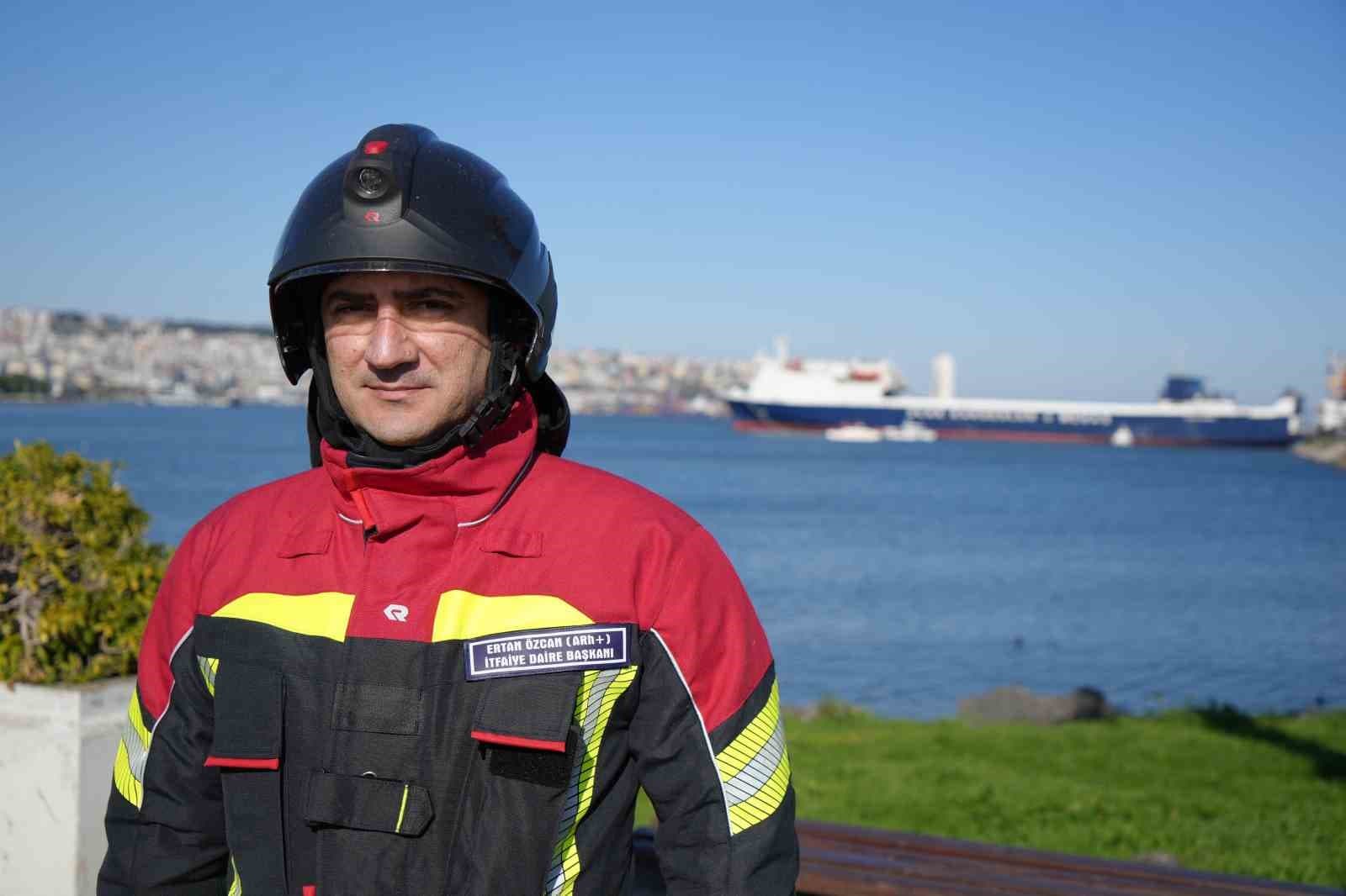 İtfaiye Daire Başkanı Özcan: "2 buçuk saat süren hummalı çalışma ile yangın kontrol altına alındı"