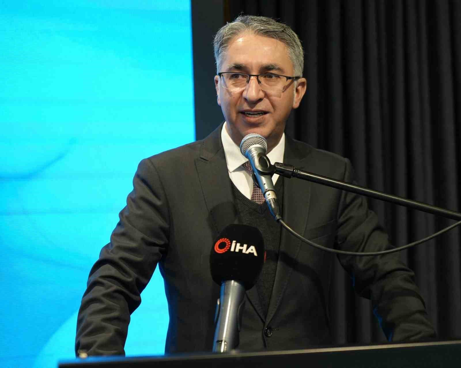 Vali Yardımcısı Vekili Aydın: "Bugün geldiğim noktayı, okula gitmemiş anne-babama borçluyum"
