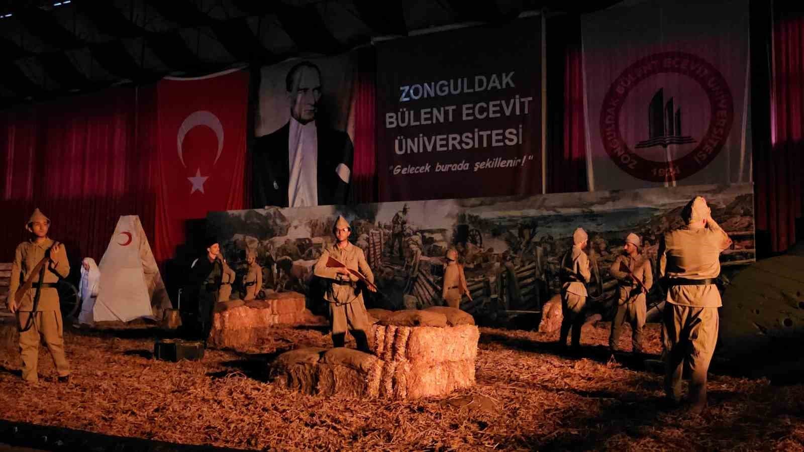 Zonguldak’ta Çanakkale Zaferi’nin 110. yılına özel oyun sergilediler