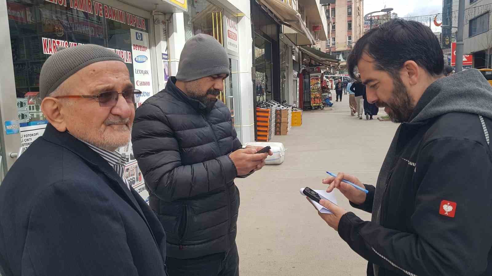 Yaşlı adam "Emniyet müdürüyüm" diyen dolandırıcının tuzağına düşmekten kurtuldu