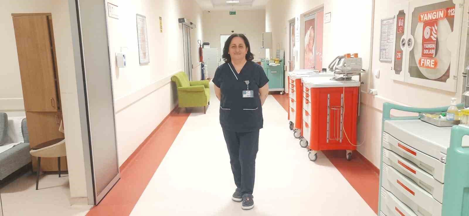 Sağlık Bakanlığı’nın teşekkür belgesi verdiği 37 yıllık ebe: "5 binin üzerine doğuma katıldım"