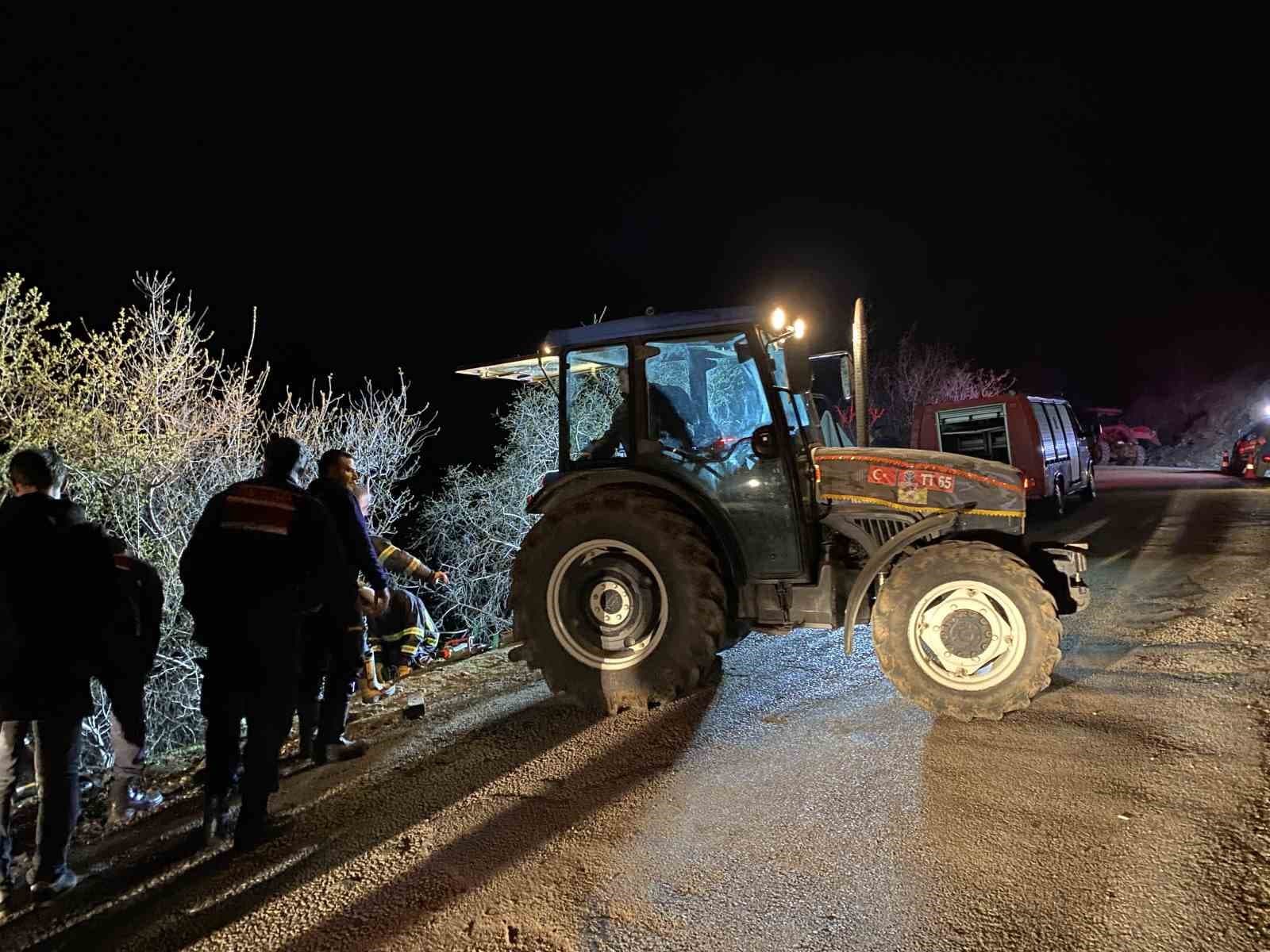 Uçuruma yuvarlanan traktörün altında kalan sürücü hayatını kaybetti