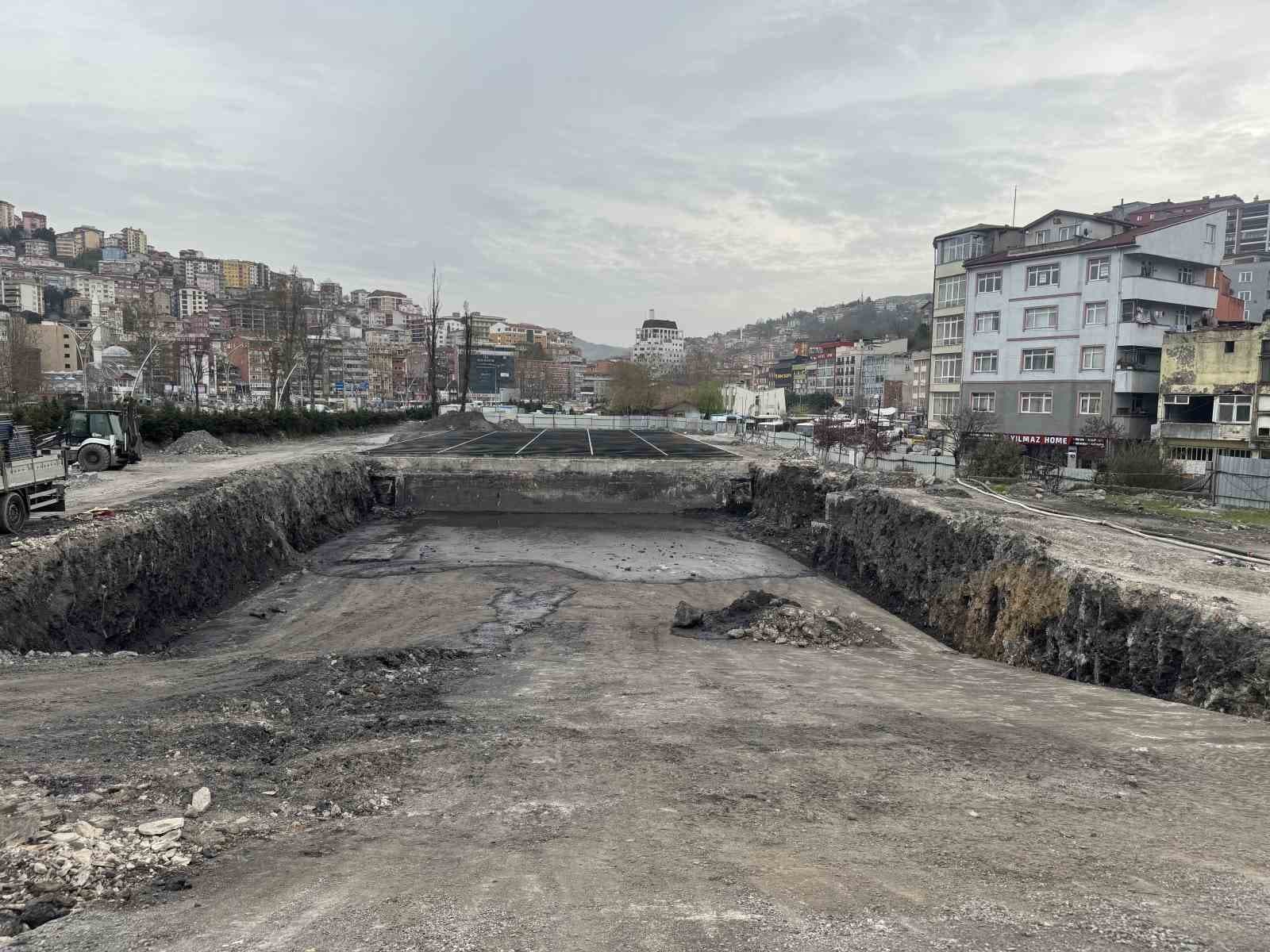 Lavuar Alanında temel atma çalışması başladı