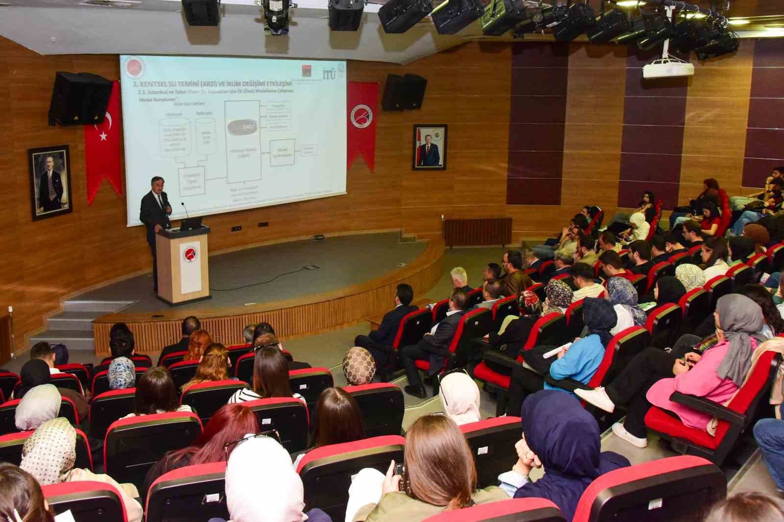 Kastamonu Üniversitesi’nde iklim değişikliliğin etkileri konululdu.