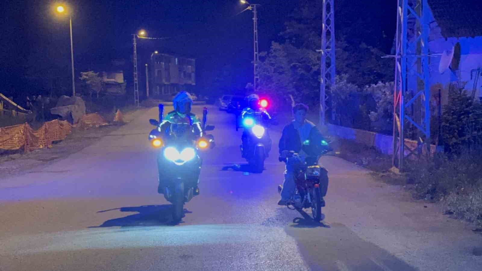 Akrobasi hareketleri pahalıya patladı: Kovalamaca ile yakalanan motosikletlilere 65 bin lira ceza