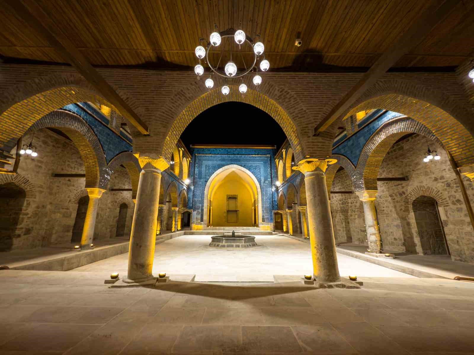 Tokat’ta restorasyonu tamamlanan 8 asırlık Gökmedrese ziyarete açıldı