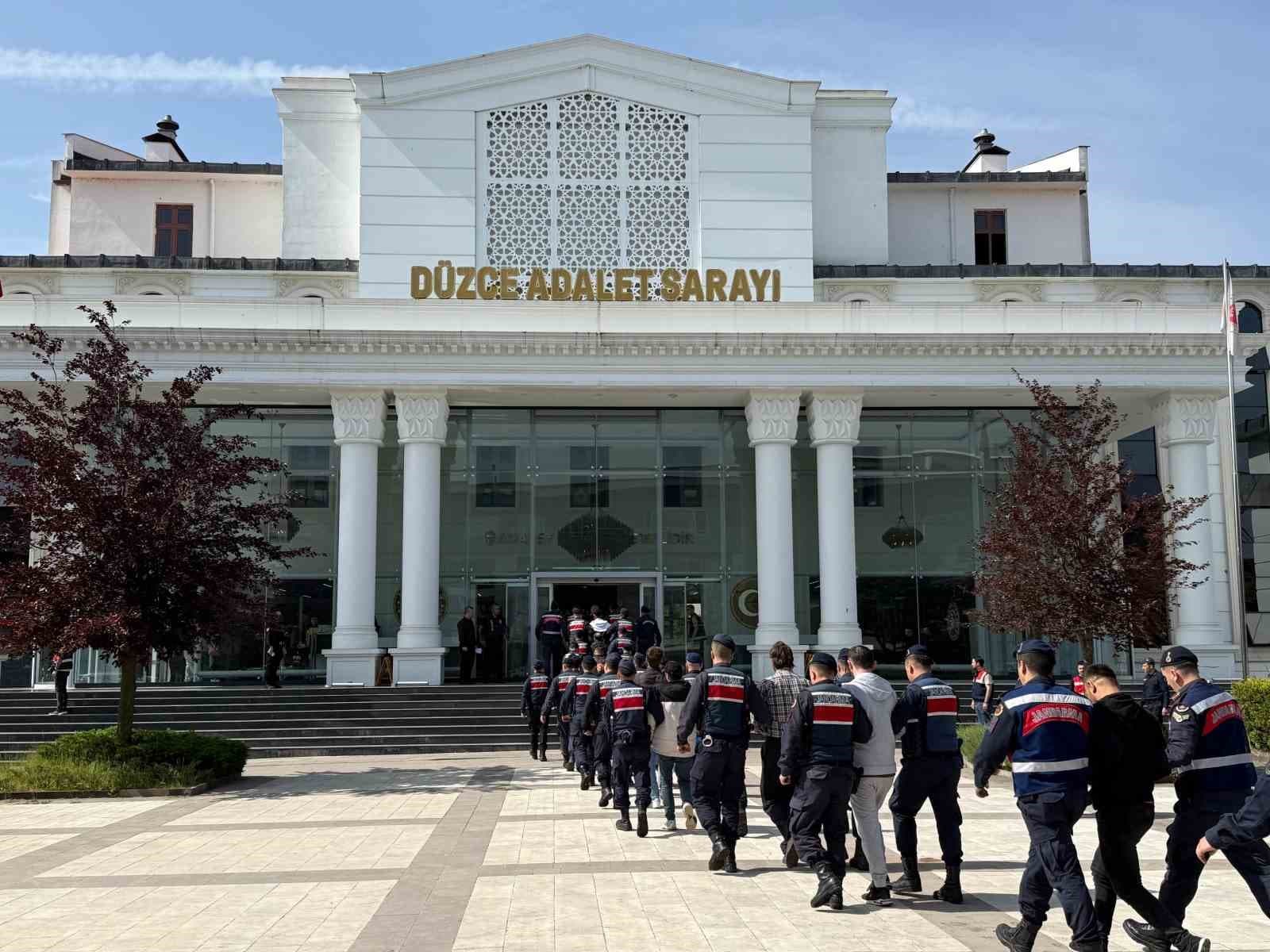 Düzce’de uyuşturucudan 18 kişi tutuklandı