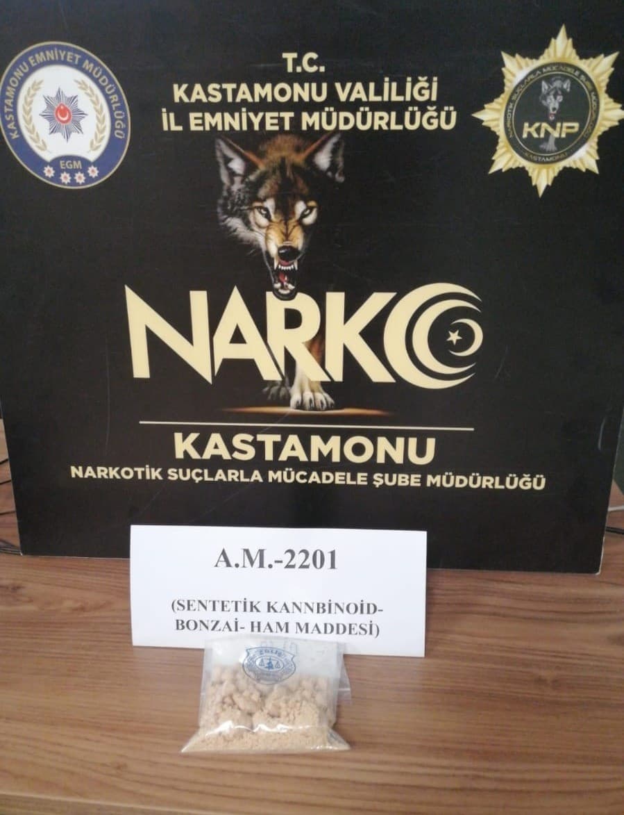 Şüphe üzerine durdurulan araçta uyuştucu ele geçirildi: 2 tutuklama