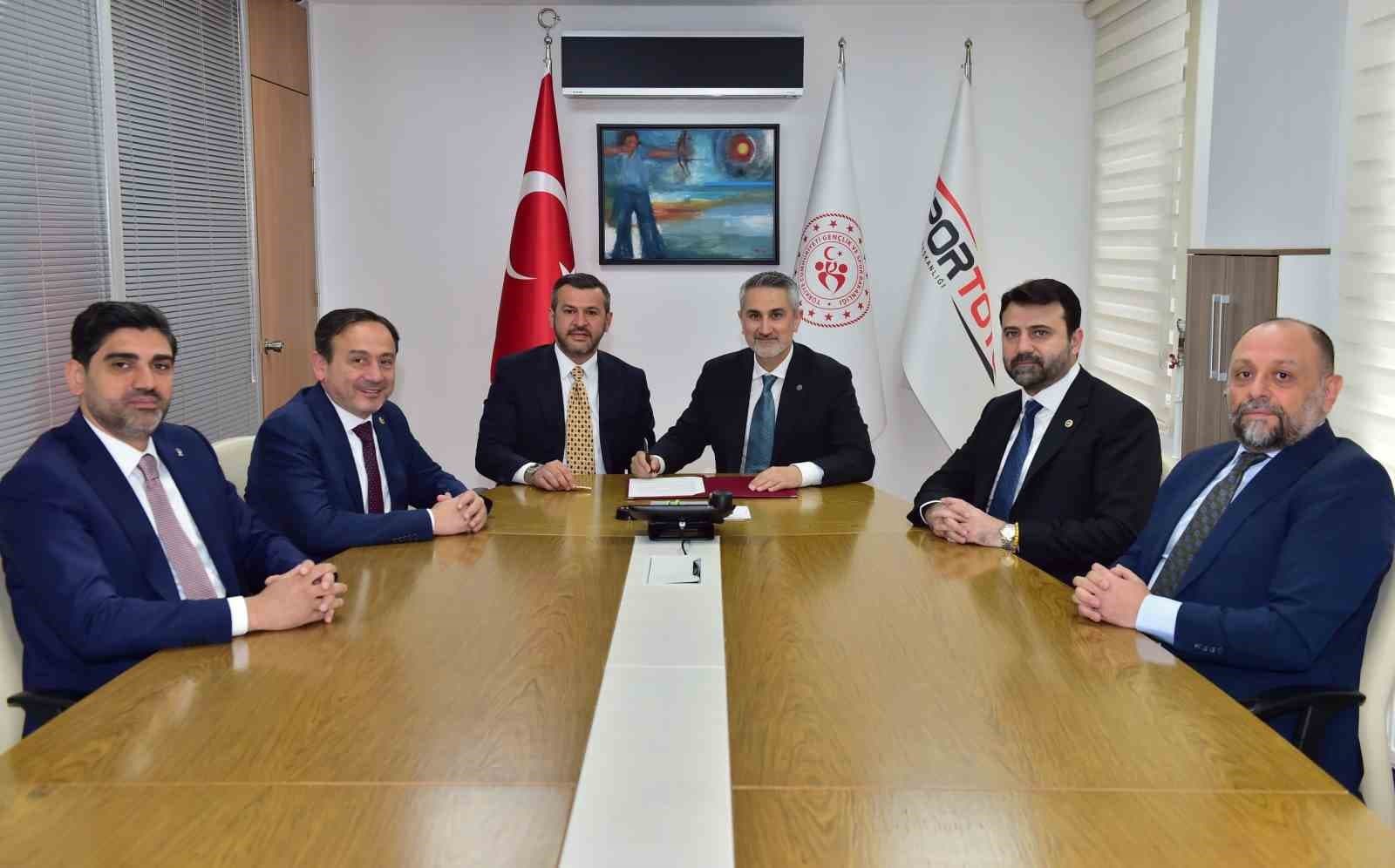 Karabük’ün 28 mahallede spor alanları yenileniyor