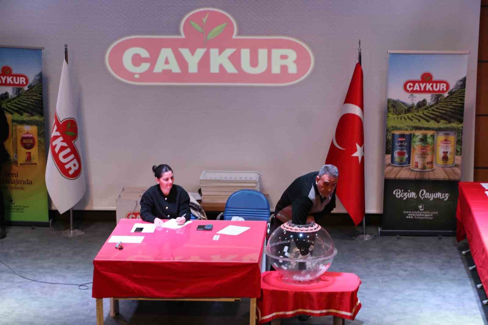 ÇAYKUR’a bin 500 mevsimlik işçi alımı için kura çekimi başladı