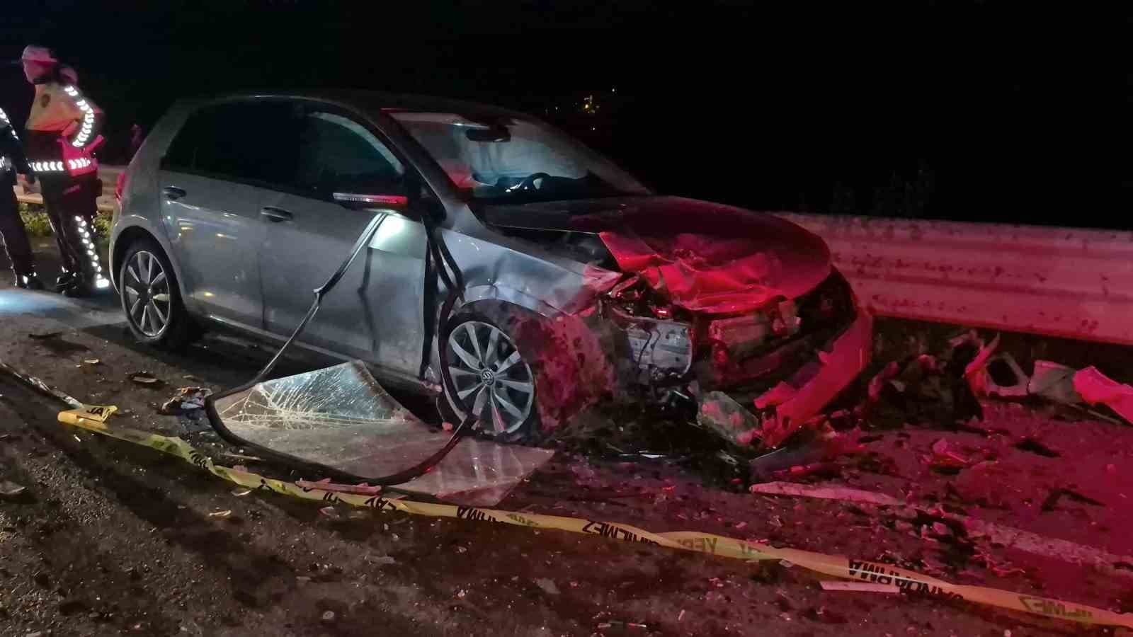 Bartın’da iki araç kafa kafaya çarpıştı: 4 yaralı