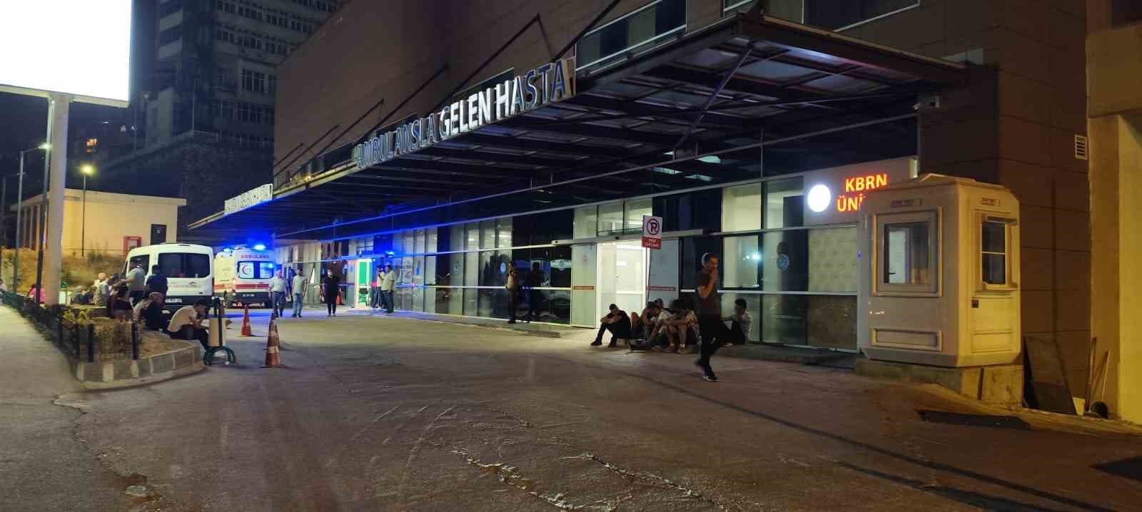 Denizde boğulma tehlikesi geçiren üniversiteli genç hastanede hayatını kaybetti