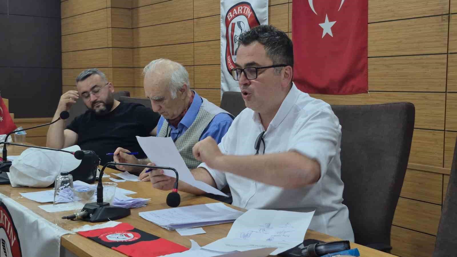 Bartınspor kongresinde gergin anlar yaşandı