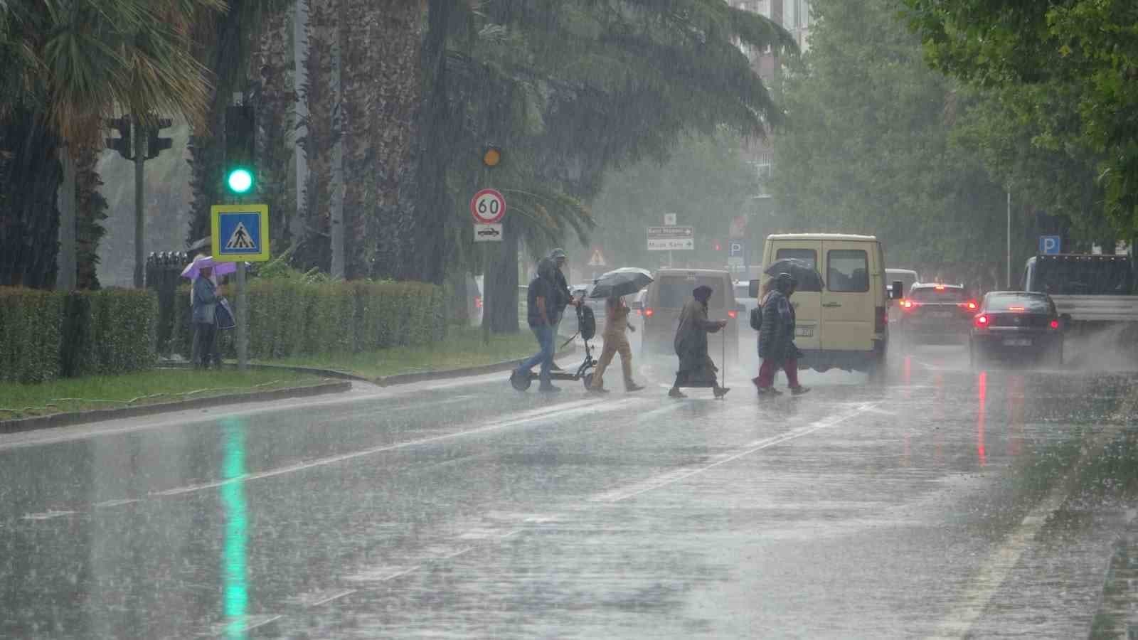 Samsun’da ’kuvvetli yağış’ uyarısı: Sel ve su baskınlarına dikkat