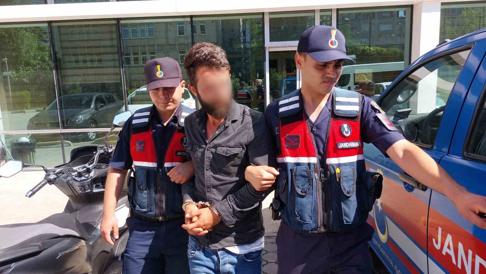 Husumetlisini vurmak isterken yanındaki 2 kişiyi yaraladı, özür diledi
