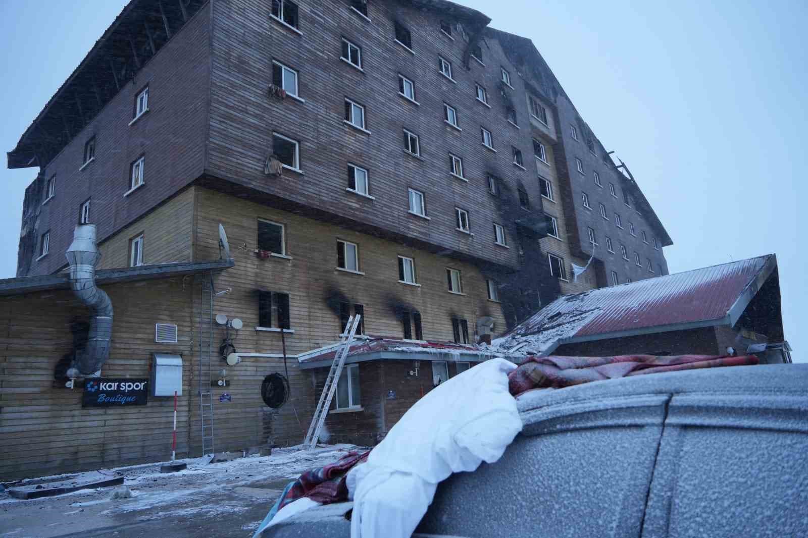 Otel yangınında mahsur kalan 19 yaşındaki kız: "Banyoda ölümü bekledik"
