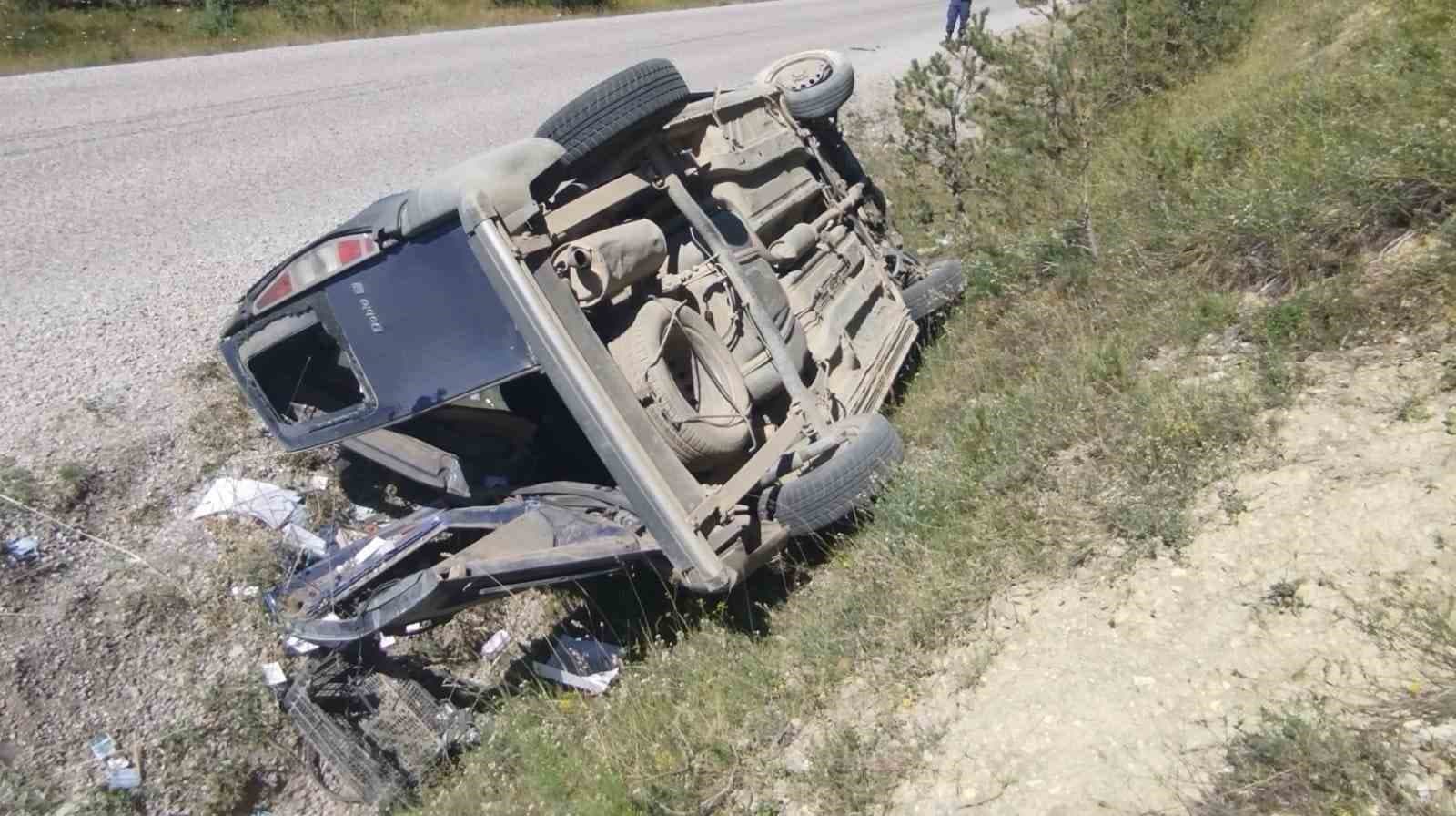 Kastamonu’da mucura kapılan araç şarampolde takla attı: 2 yaralı