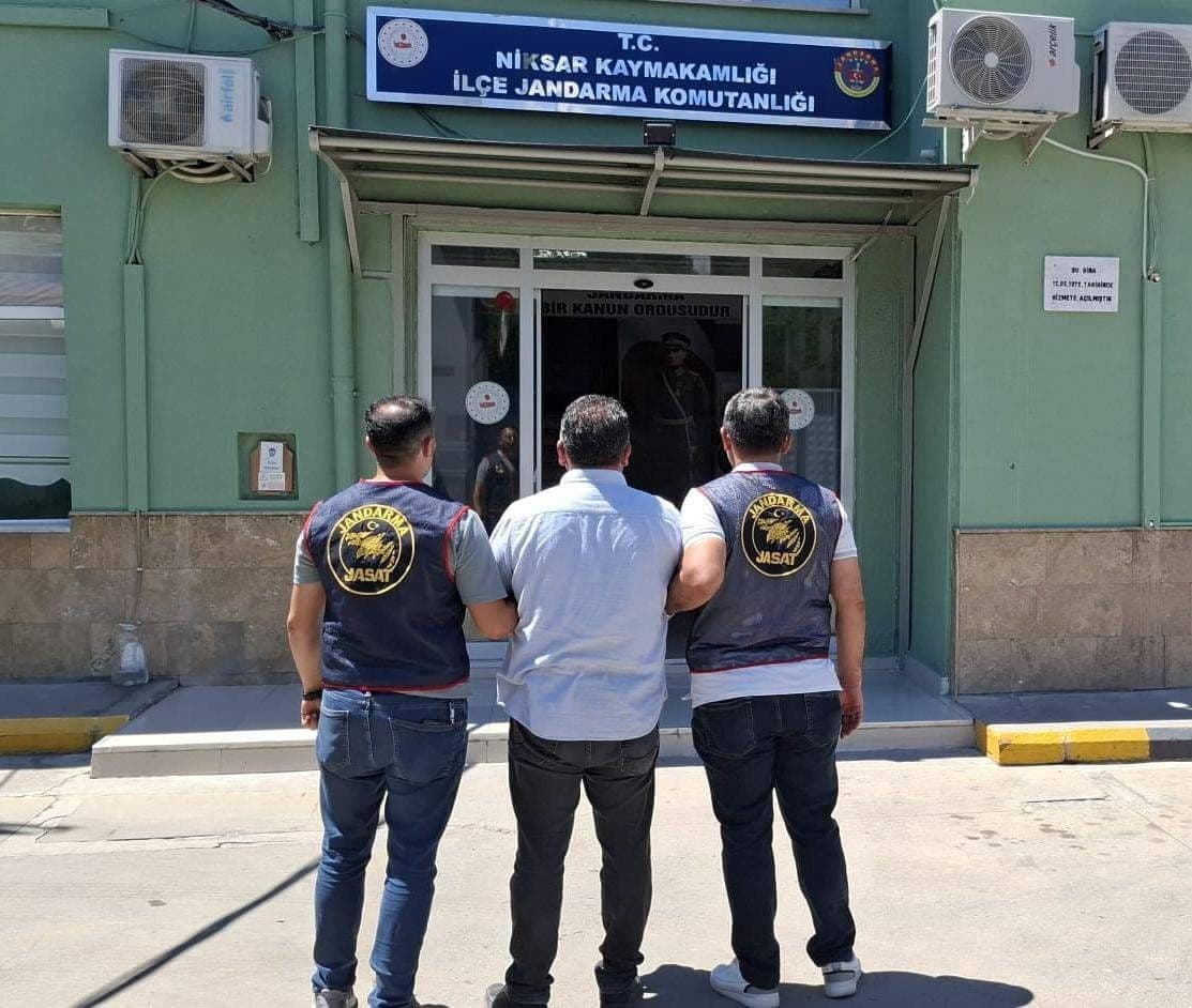 Tokat’ta 25 yıl hapis kesinleşmiş cezası bulunan firari yakalandı