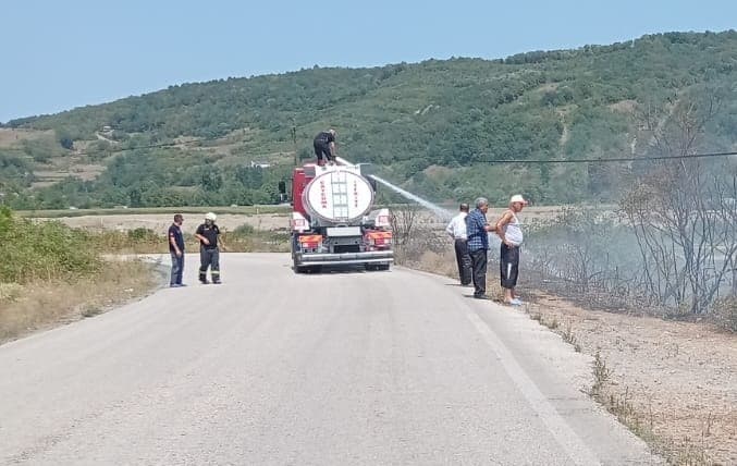Çaycuma’da çalılık alanda yangın çıktı