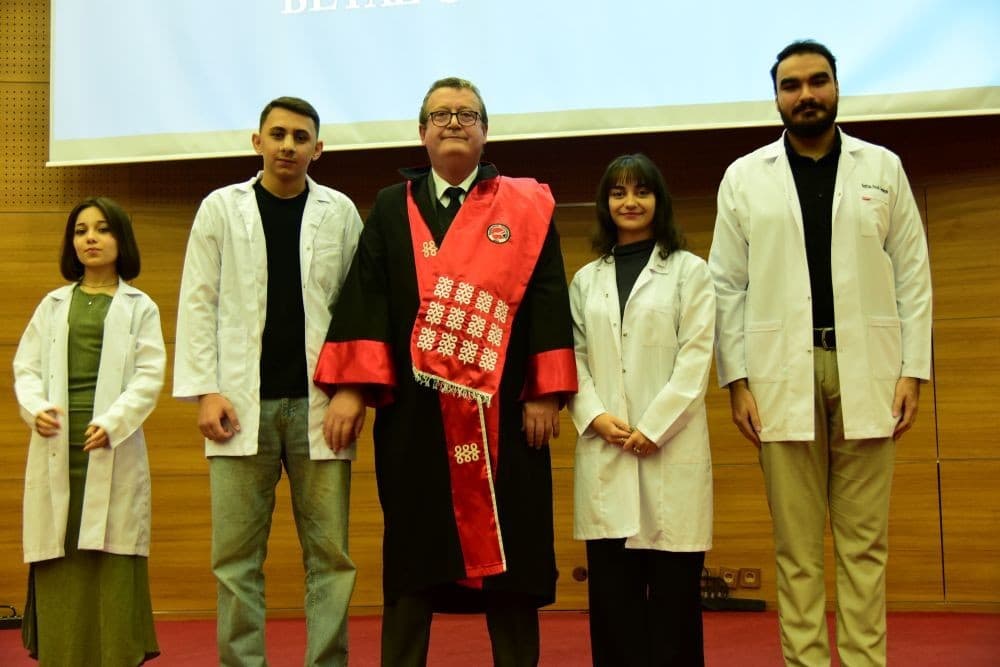 Kastamonu Üniversitesi’nde geleceğin sağlıkçılarının beyaz önlük coşkusu