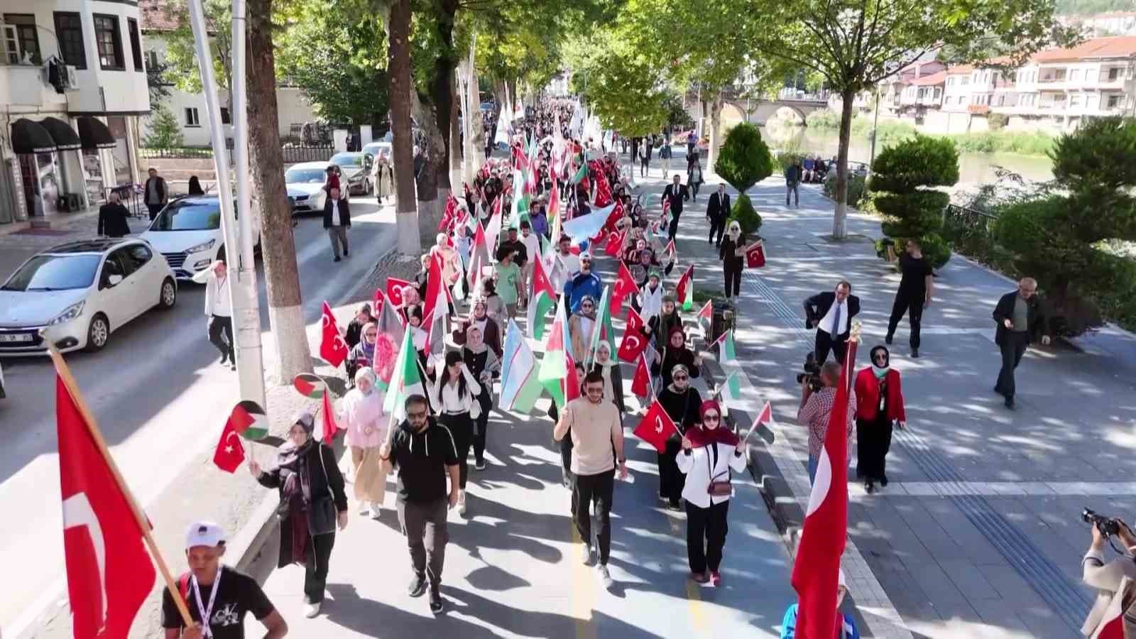 Amasya’da üniversite öğrencilerinden Filistin’e destek yürüyüşü