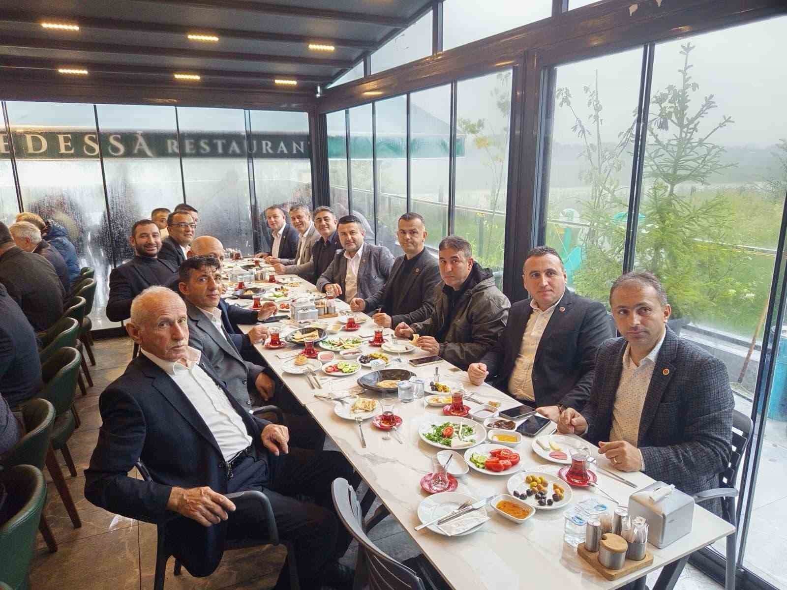 Çaycuma’da Muhtarlar Günü kutlanarak kahvaltıda bir araya geldiler