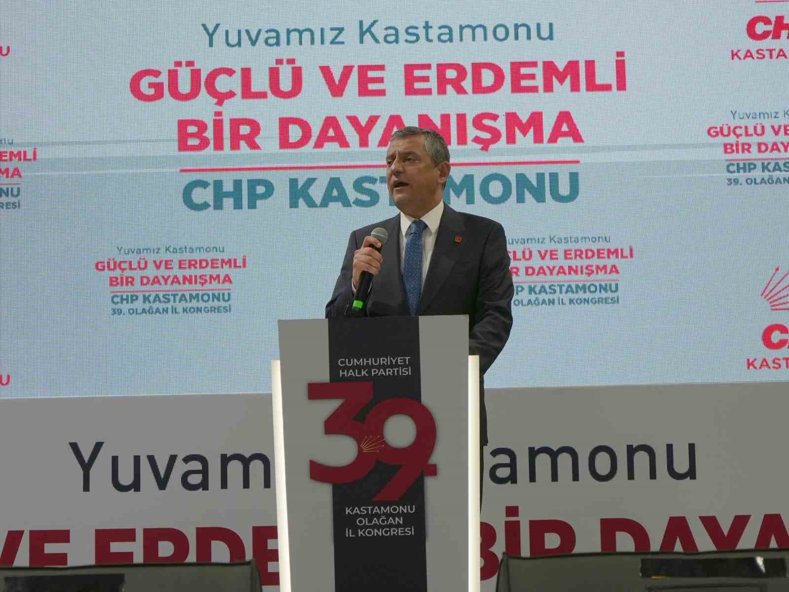 CHP Genel Başkanı Özel, CHP Kastamonu İl Başkanlığı 39. İl Kongresi’ne katıldı