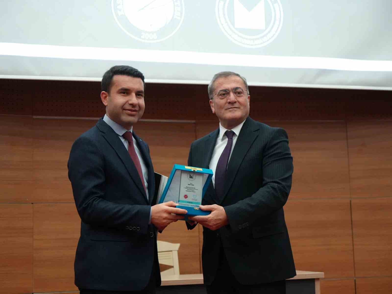 151 tez yazısının yarıştığı "6. Muhammed İhsan Oğuz Araştırma Ödülleri" sahiplerini buldu