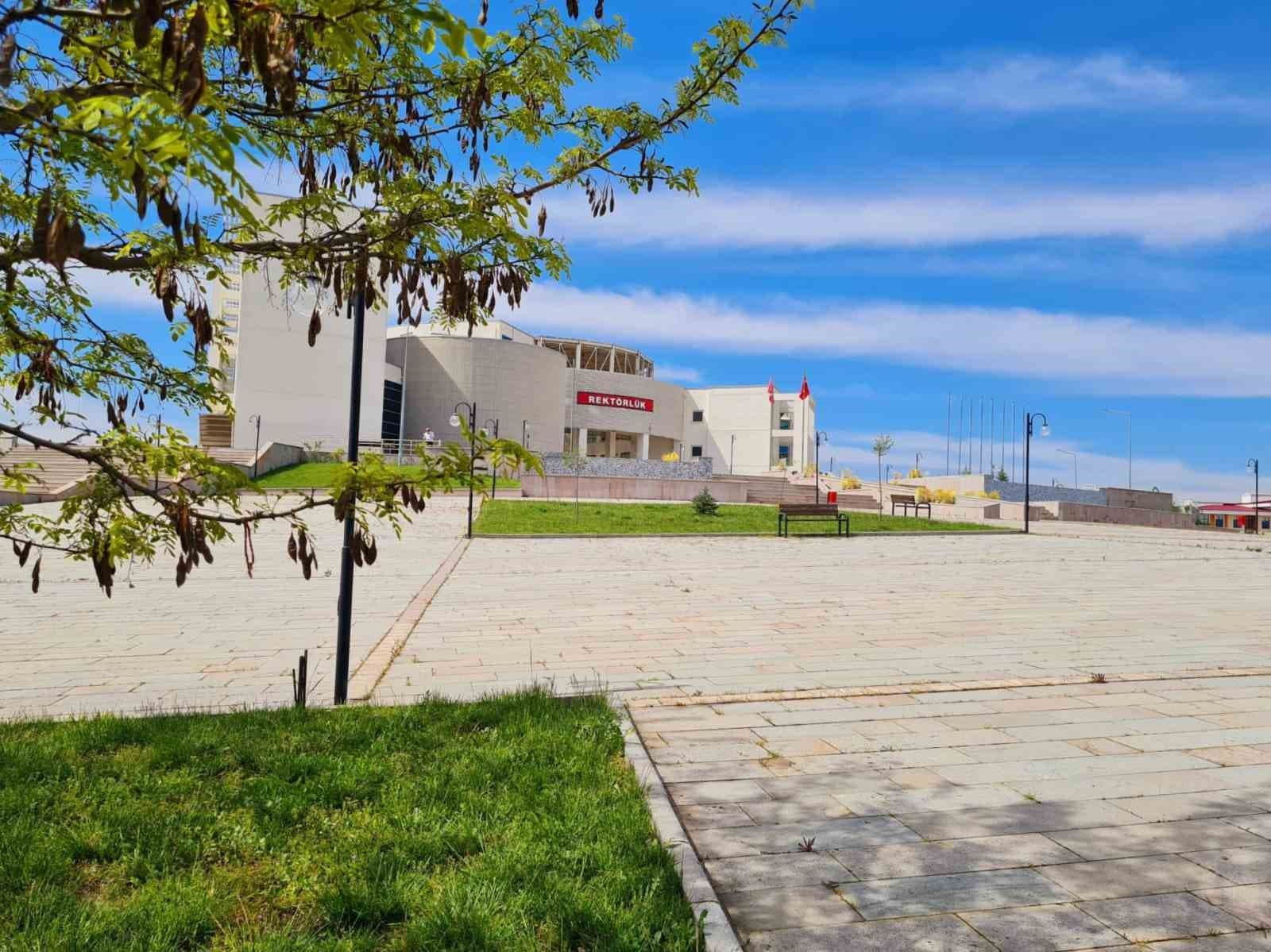 Kastamonu Üniversitesi, ÜNİDES 5. döneminde Türkiye birincisi oldu